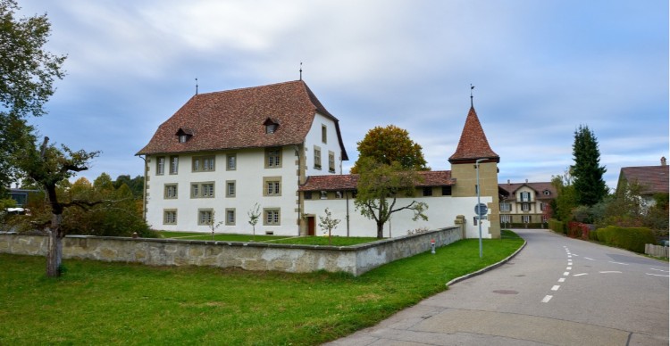 schloss schwarzenburg-cropped